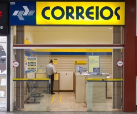 Left or right correios1