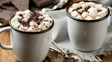 Left or right chocolate quente com marshmallow 01
