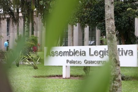 Left or right assembleia1