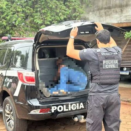 Left or right 00ae82b32f22d4691c26c6e1b3b562d9