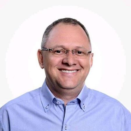 Left or right tuta facebook